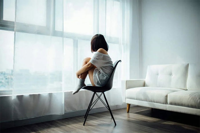 co-gai-mac-benh-luyen-ai-nao Bệnh này thường được chẩn đoán ở những người lớn lên thiếu tình thương của cha mẹ.
