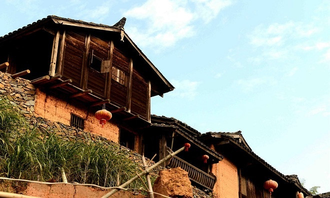 Người dân vẫn duy trì lối sống truyền thống của người Khách Gia.