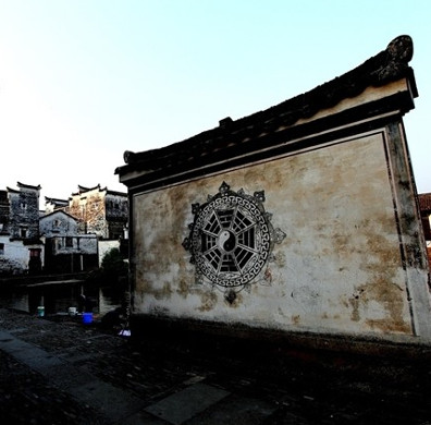 Khám Phá Ngôi Làng Bát Quái Chu Cát: Di Sản Kiến Trúc Độc Đáo Của Trung Quốc