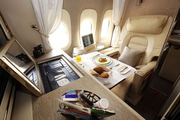 ghế-ngồi-hạng-thương-gia-cua-emirates Không gian riêng tư và dịch vụ tuyệt hảo