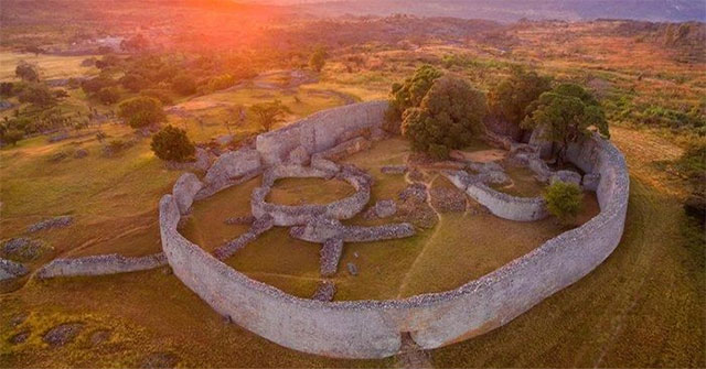 Khám Phá Vương Quốc Đá Đại Zimbabwe: Những Bí Ẩn Chưa Được Giải Mã