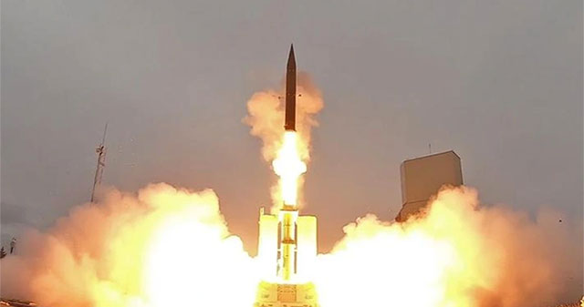 Cuộc Chiến Đầu Tiên Trong Không Gian: Hệ Thống Tên Lửa Arrow 2 Của Israel