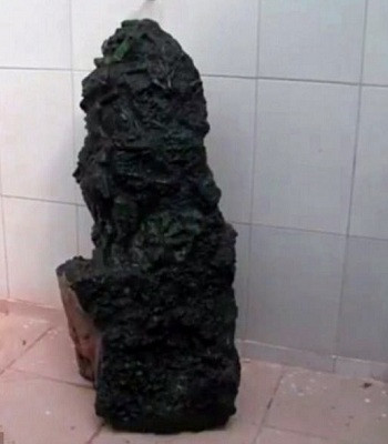 Khối ngọc bích khổng lồ nặng 363kg.