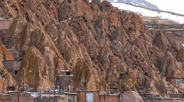 Khám Phá Ngôi Làng Hang Động Độc Đáo Tại Iran