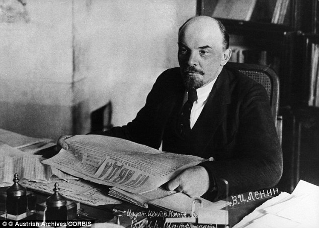 Bức ảnh chụp Lenin năm 1918, 6 năm trước khi ông mất Tại sao thi hài Lenin trông ngày càng tươi tắn hơn?