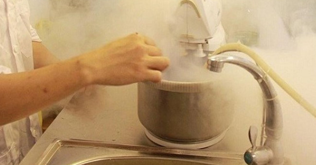 Nguy Cơ Tiềm Ẩn Từ Món Kem Mây Và Snack Khói: Bạn Đã Biết Chưa?