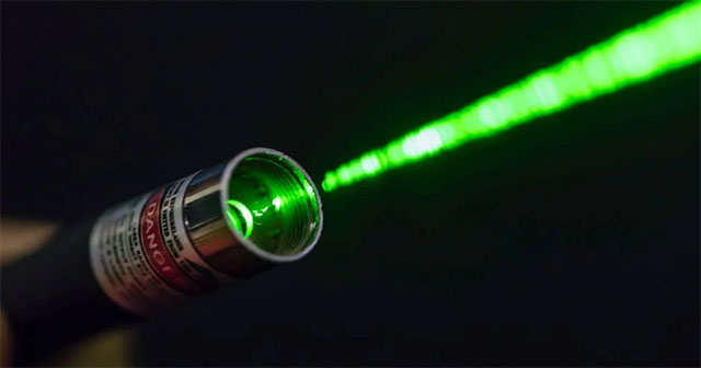 Khám Phá Hiện Tượng Ánh Sáng: Tia Laser Tạo Ra Bóng Tối Đặc Biệt