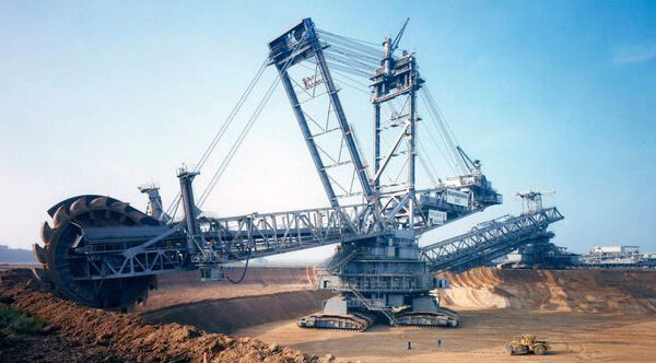 Máy Xúc Bagger 293: Cỗ Máy Khổng Lồ Nặng 14.000 Tấn Với Khả Năng Di Chuyển Ấn Tượng