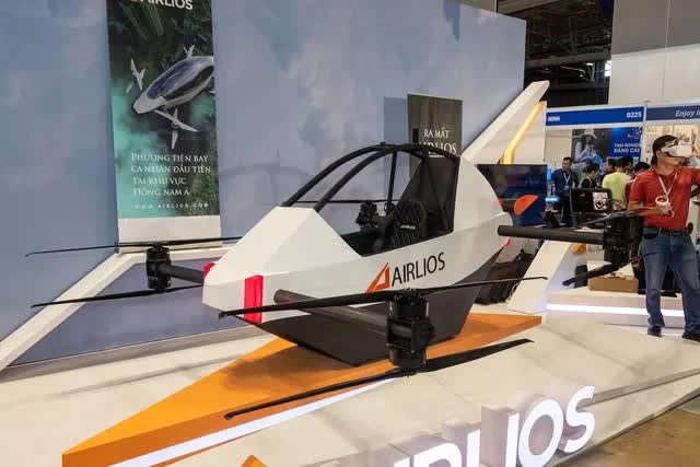 Mô tô bay của Airlios tại triển lãm Vietnam Motor Show 2022.